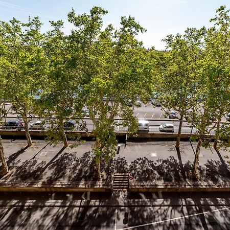 High-End Apartment Overlooking The Quays Ail Лион Екстериор снимка