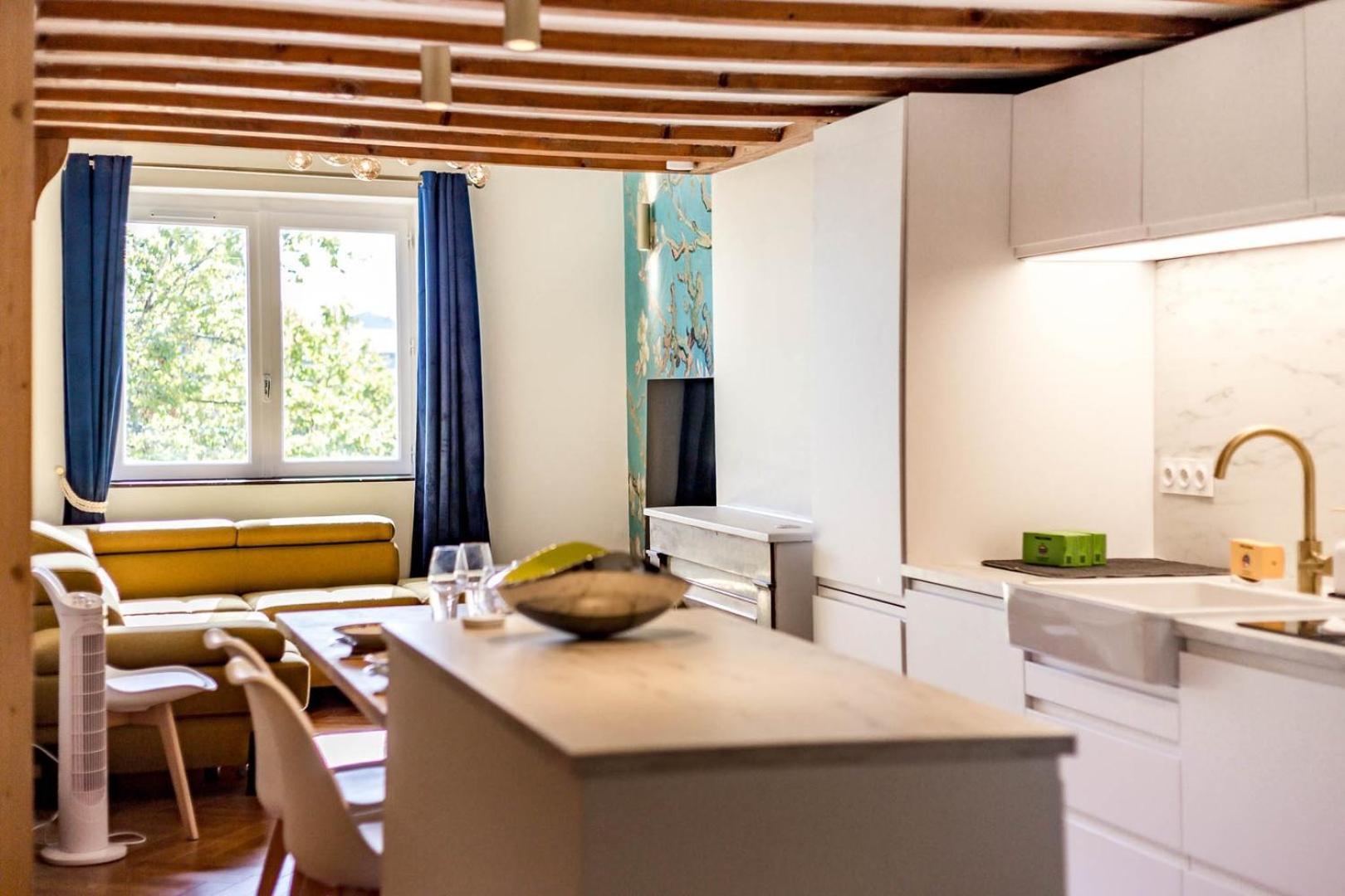 High-End Apartment Overlooking The Quays Ail Лион Екстериор снимка